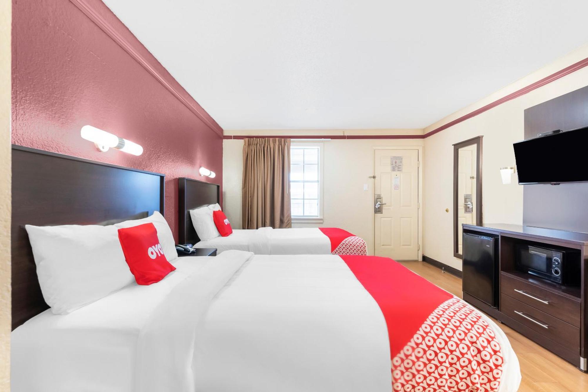 Oyo Hotel Tulsa N Sheridan Rd & Airport Exterior photo